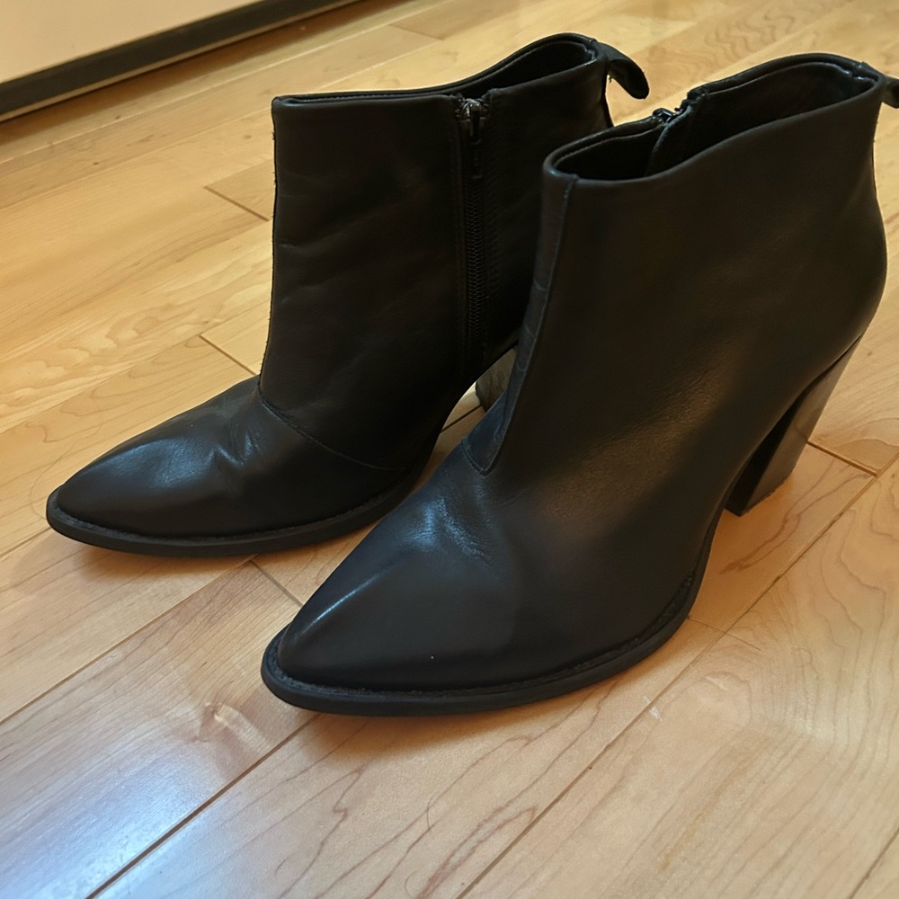 John Fluevog black ankle boots women’s 10